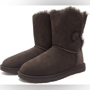 UGG Bailey ii Button Shearling Boot in Chocolate
